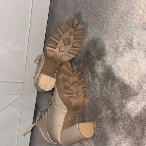 London Rag Cream Lace-Up Heeled Boots size 6 - Picture 3 of 3